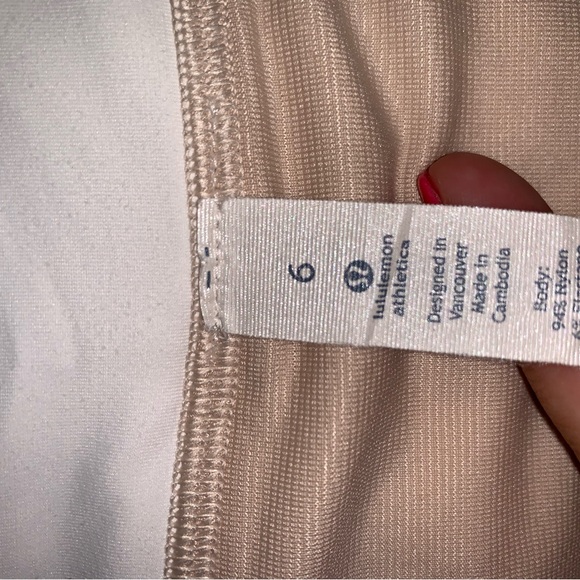 Lululemon Athletica Speed Up mid rise shorts 2.5 inch - Picture 3 of 3